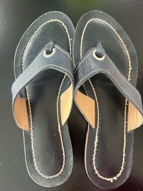 Blue Leather Stitch-Trim Flip Flop Sandals
